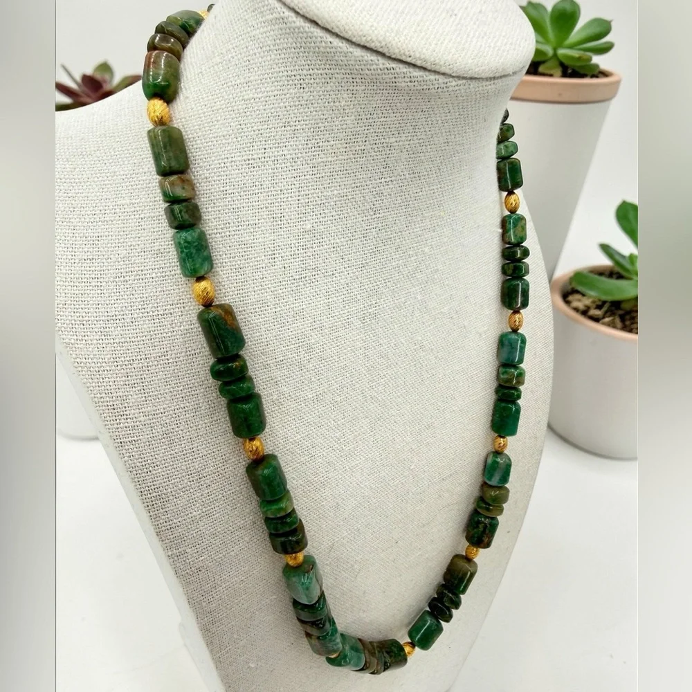 Mineral Grade Emerald Nugget Bead Necklace GoldTone Spacers Toggle Clasp 18” 53g - Picture 6 of 17